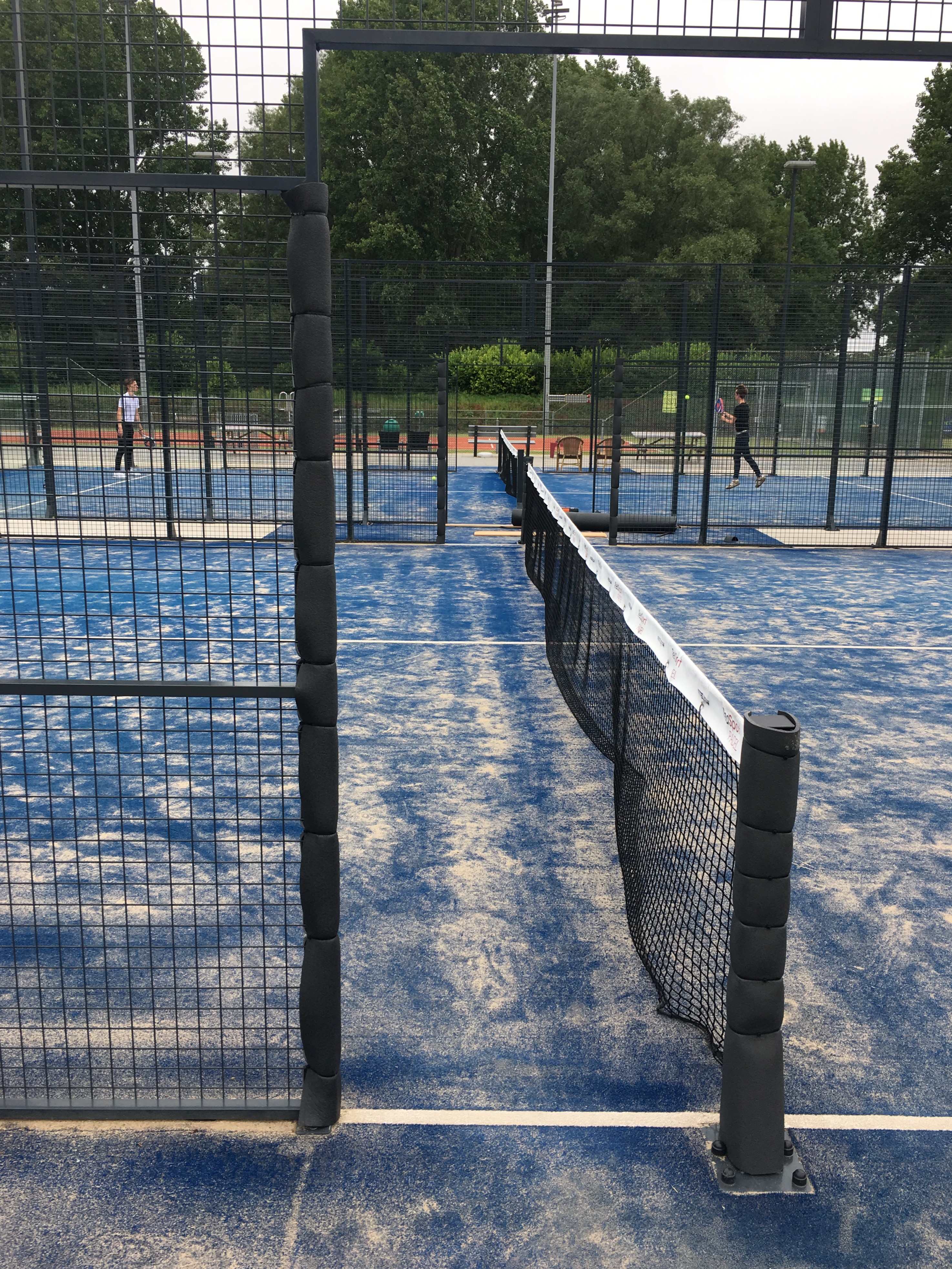 padel netpaal en poort stootkussens