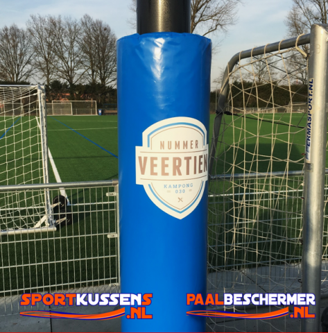 sportveld bescherming om lichtmast